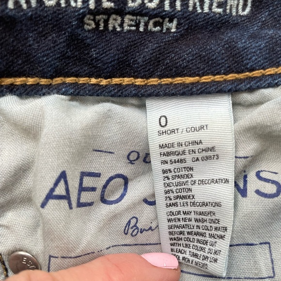 American Eagle Favorite Boyfriend Jeans 👖 size 0 short - Picture 8 of 9